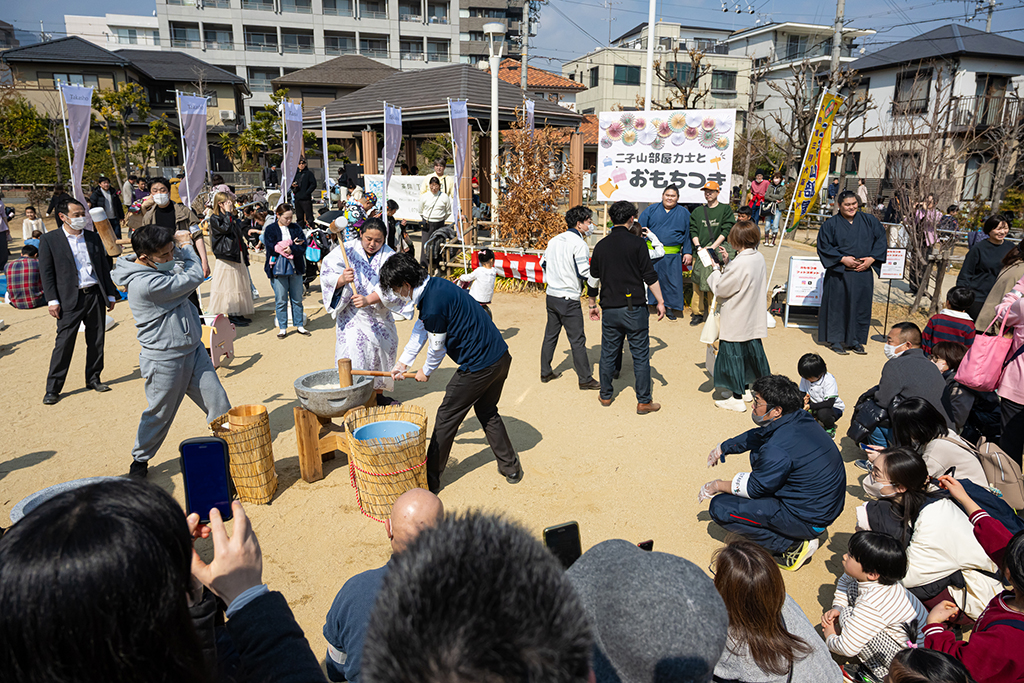 二子山部屋力士とのおもちつき大会　髙翔　芦屋